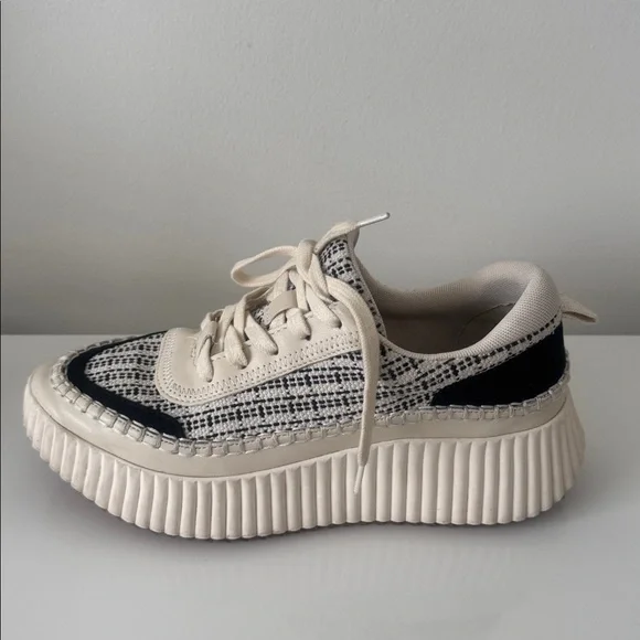 Dolce Vita Dolen Cream and Black Casual Shoes 7.5/8 - Picture 5 of 8
